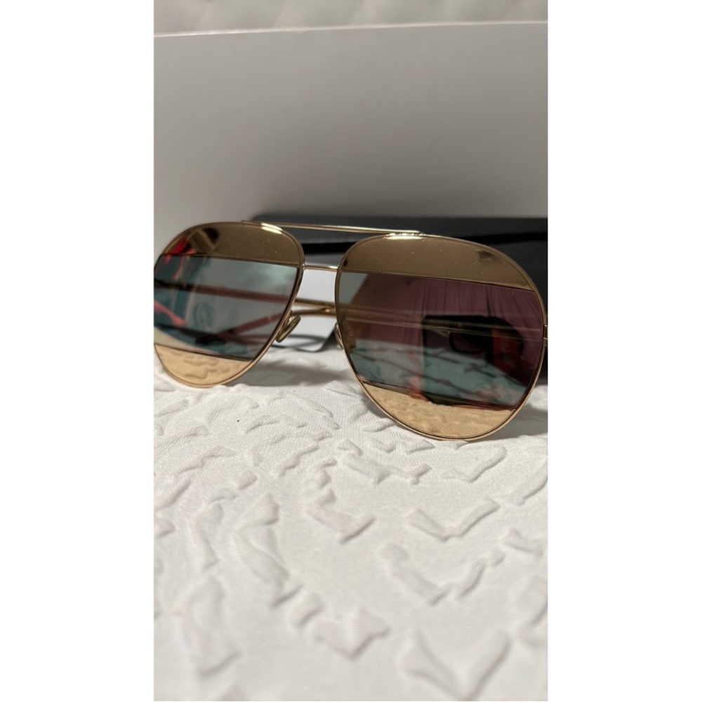 ‼️SOLD‼️ Dior Sunglasses Perfect Condition 😎 - Picture 2 of 10
